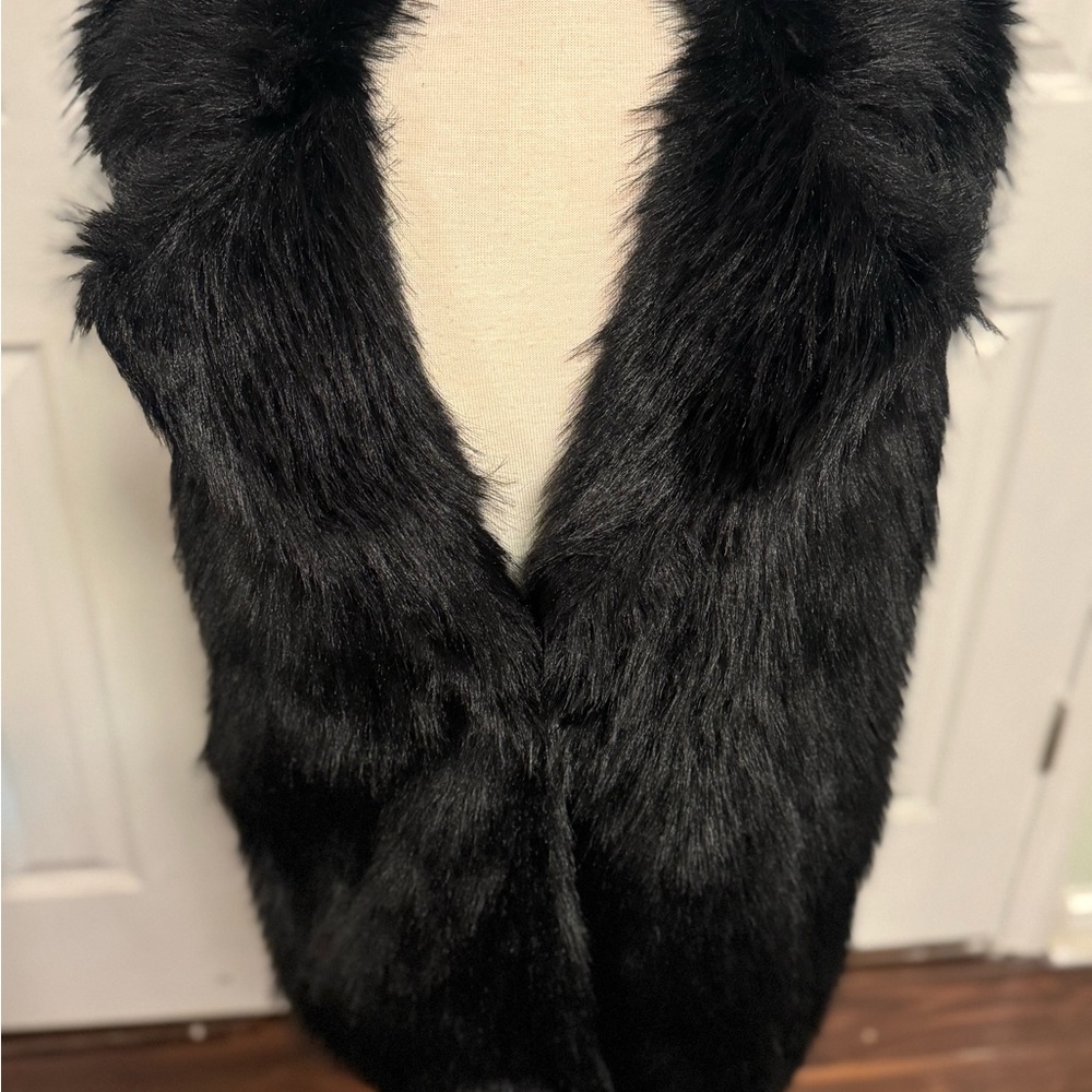 Elegant Black Faux Fur Vest